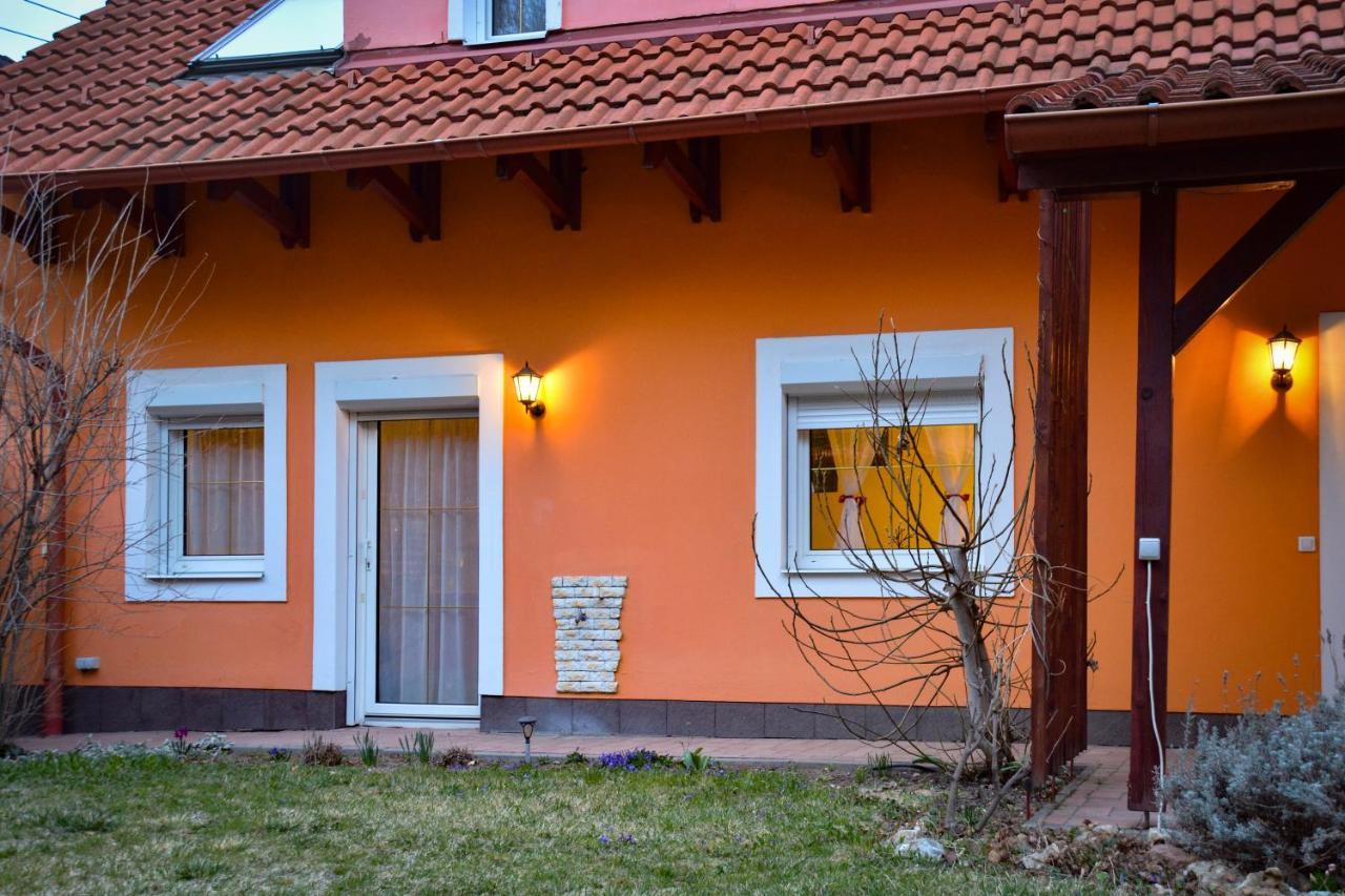 אגר Afrodite Apartmanhaz מראה חיצוני תמונה